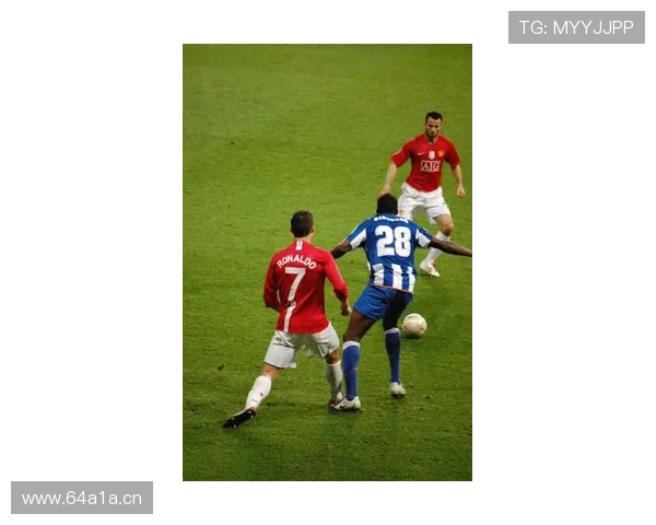 奥苏拉14年曼联比赛中展现迷你C罗风采